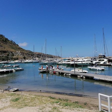 Case Vacanze Azzurra, Loredana E Trinacria Кастелламмаре-дель-Голфо Экстерьер фото